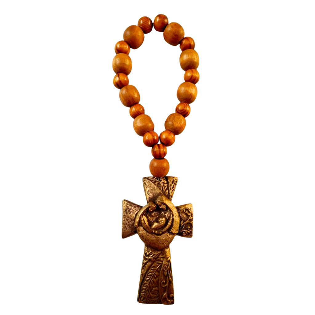 Pingente de porta com Cruz Sagrada Familia