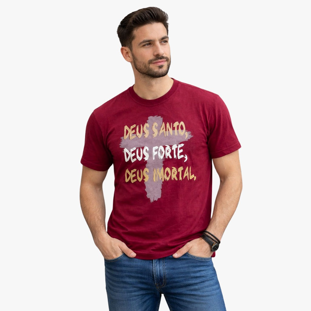 Camiseta “Deus Santo, Deus Forte, Deus Imortal”