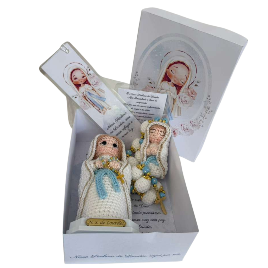 Kit Nossa Senhora de Lourdes em Crochê – Edição Especial Dia das Mães