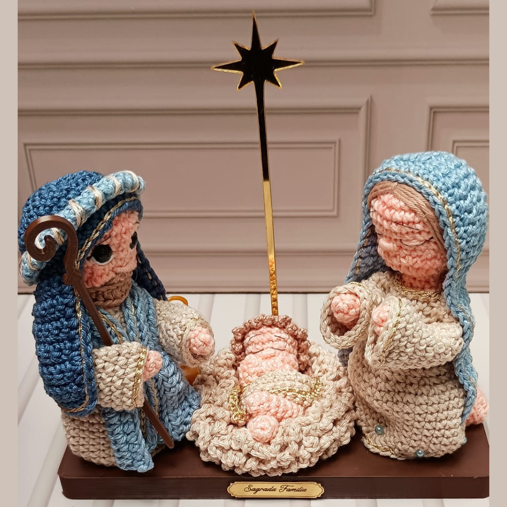 Sagrada Família em Amigurumi