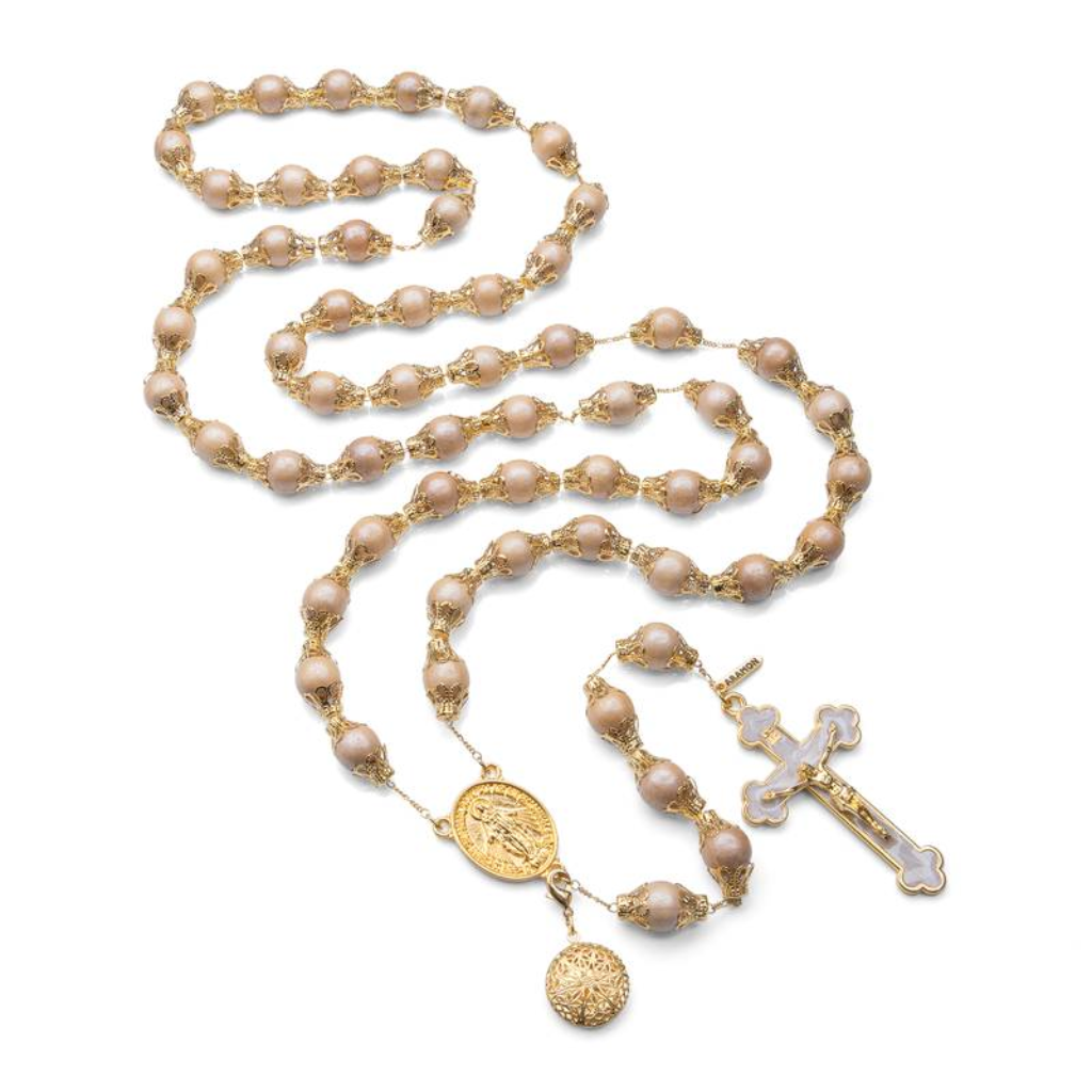 Terço de Noiva Madeira Pérola 12 mm Dourado com Relicário