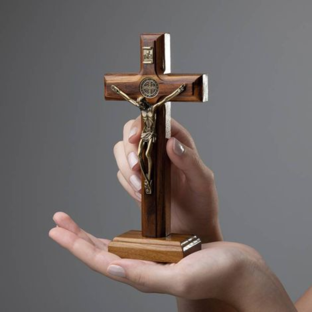 Crucifixo Madeira Mesa/Parede São Bento 17cm
