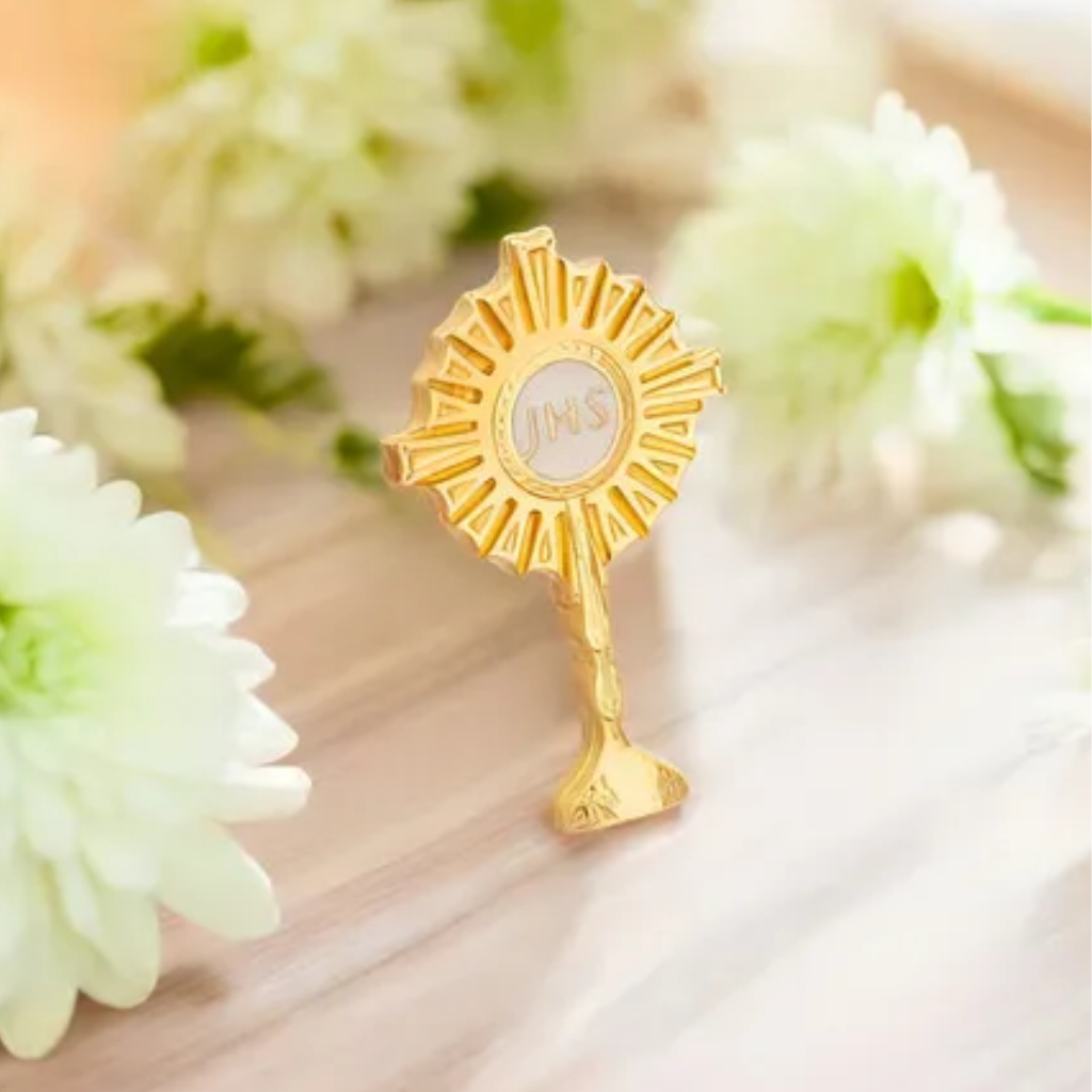 Golden Eucharistic Monstrance Button with Chalice