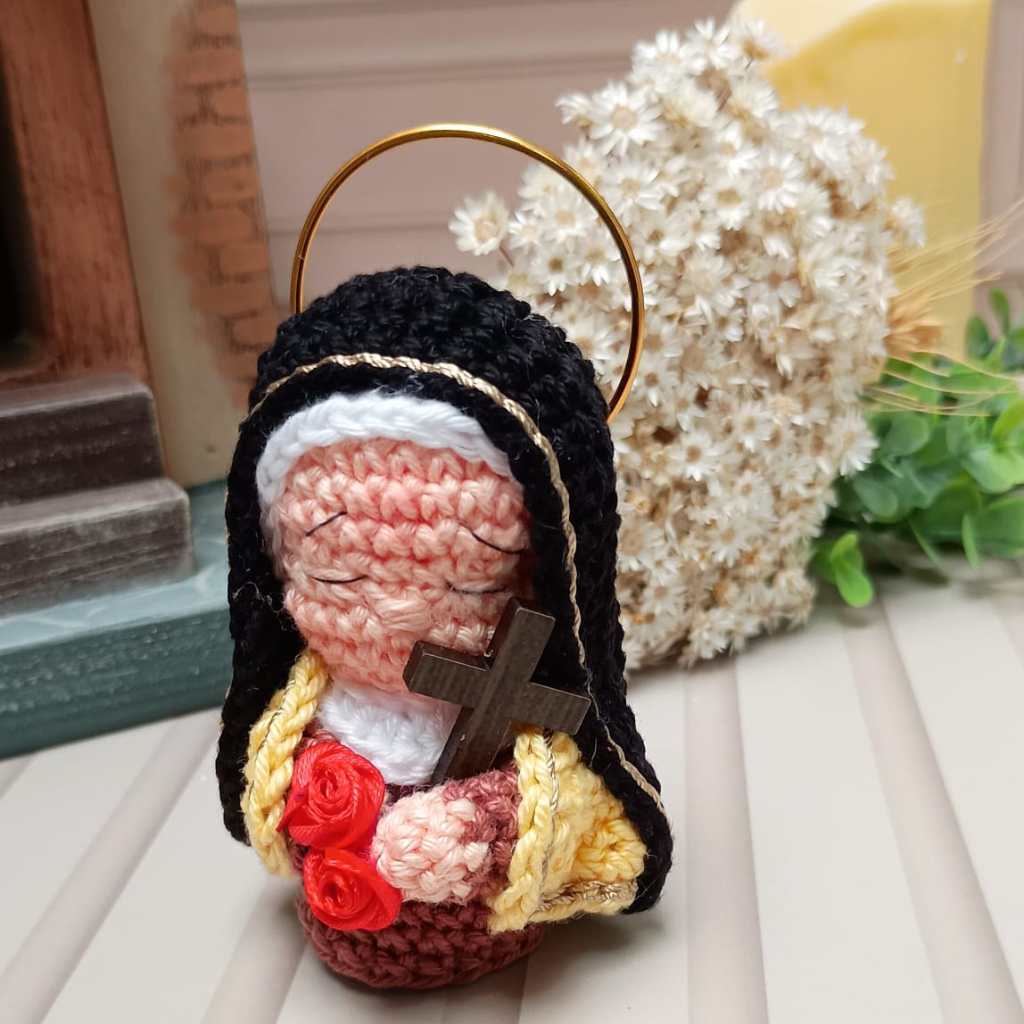 Santa Teresita - 7cm - Ganchillo