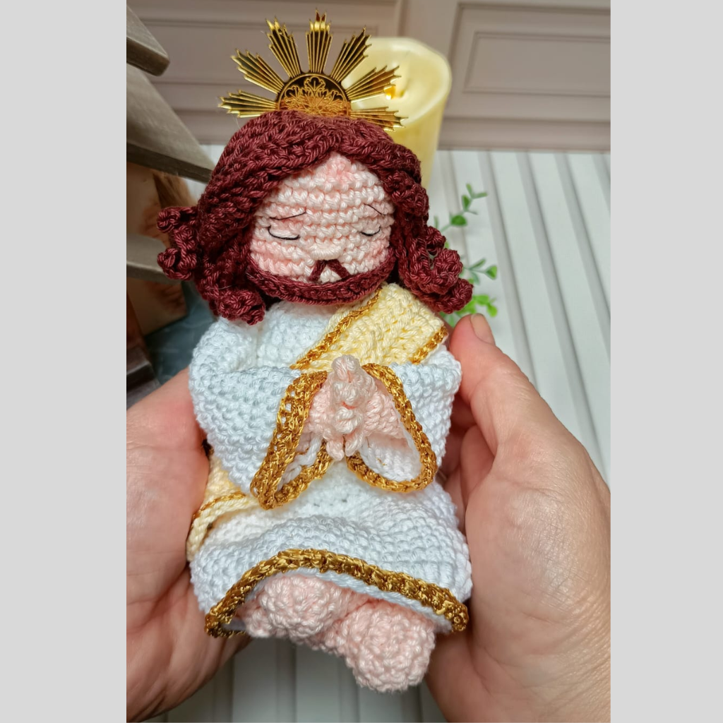 Jesús Meditando en Ganchillo - 15cm