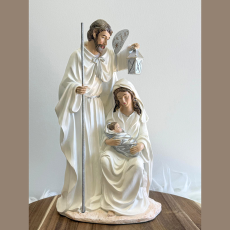 Sagrada Família em Branco e Prata