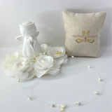 Necklace on nylon thread with Holy Spirit in mother-of-pearl and pearls.