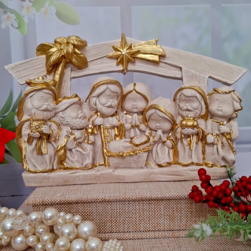 Children's Nativity Scene in Gold - 17cm