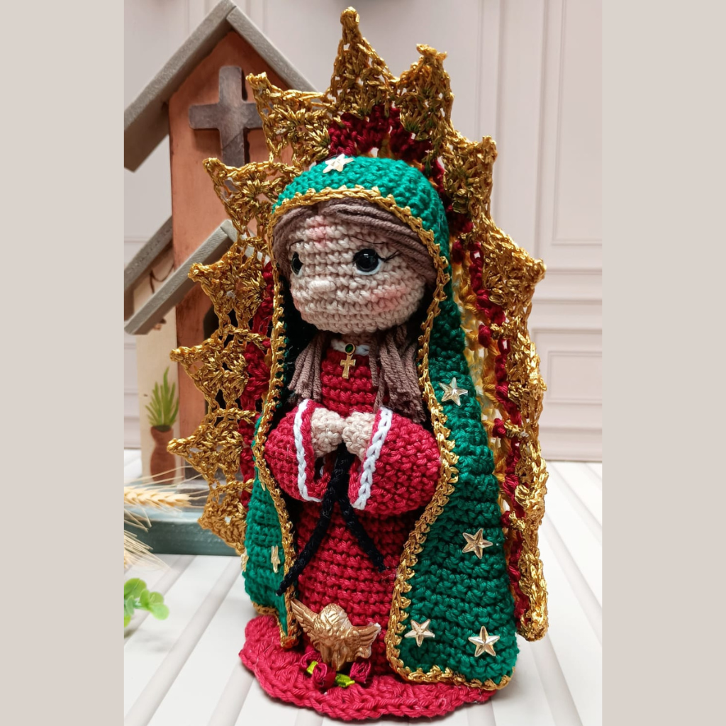 N. Sra. de Guadalupe em Amigurumi