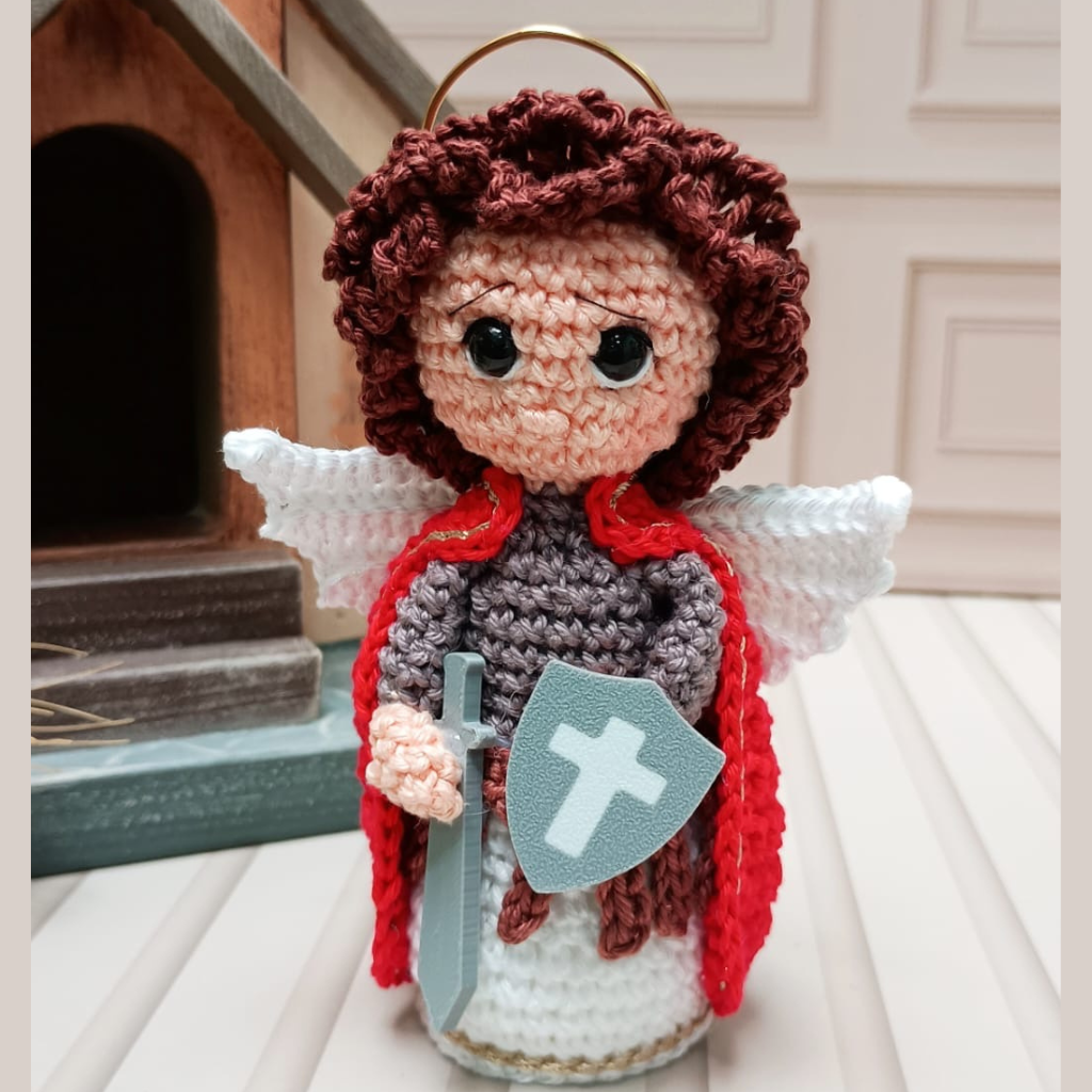 São Miguel Arcanjo em Crochê 11cm