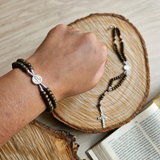 Rosario de madera unisex para muñeca – Fe y Estilo