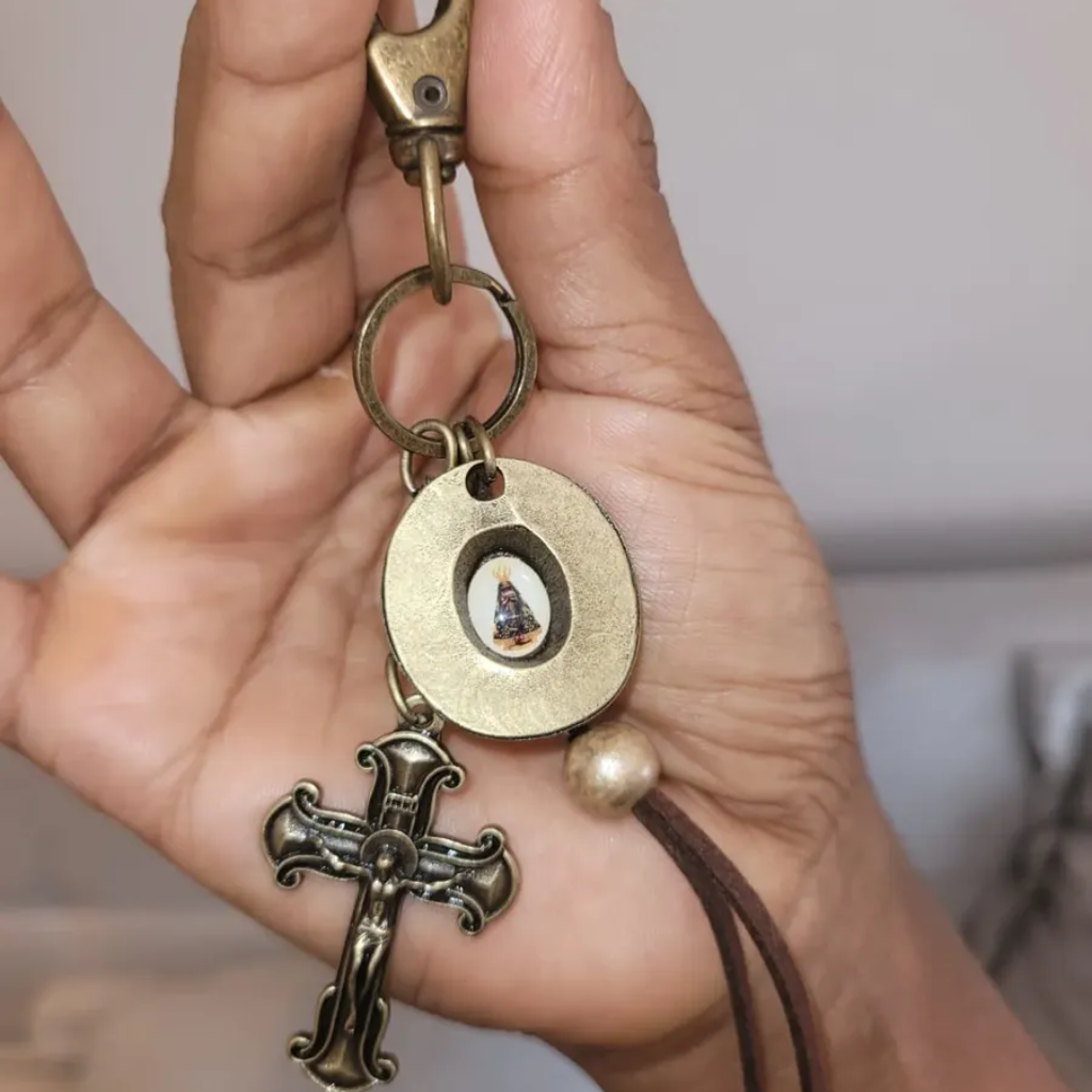 Llavero Protección Nuestra Señora de Aparecida / Sombrero