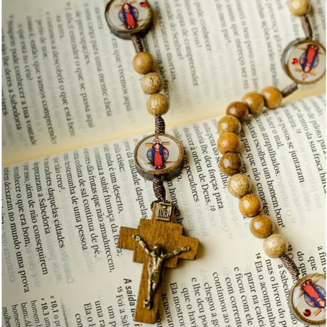 Jesus of the Holy Wounds Rosary - 8mm