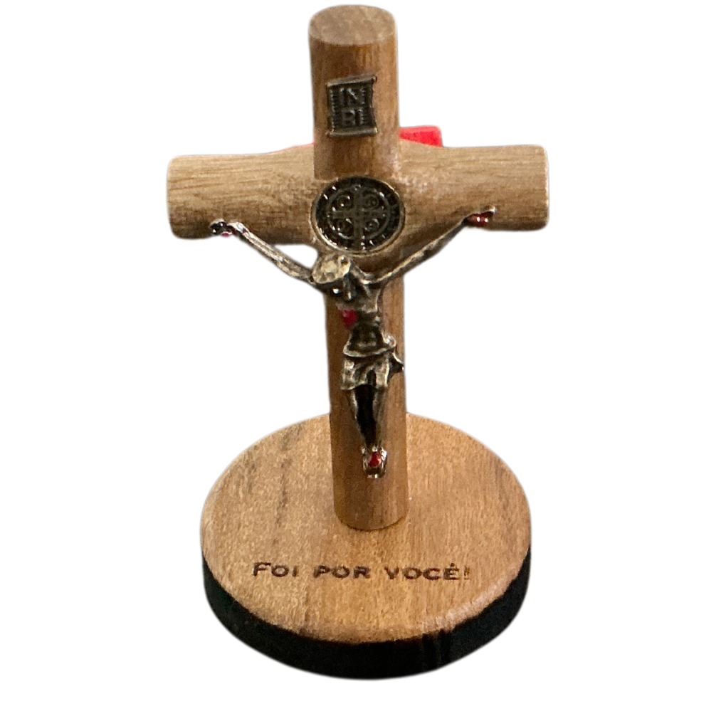 Crucifixo de madeira com medalha de Sao Bento 7cm