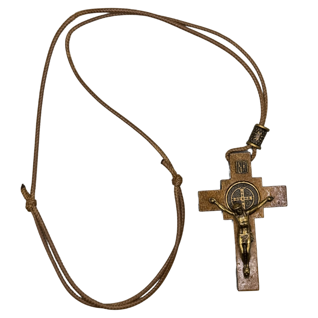 Necklace with crucifix