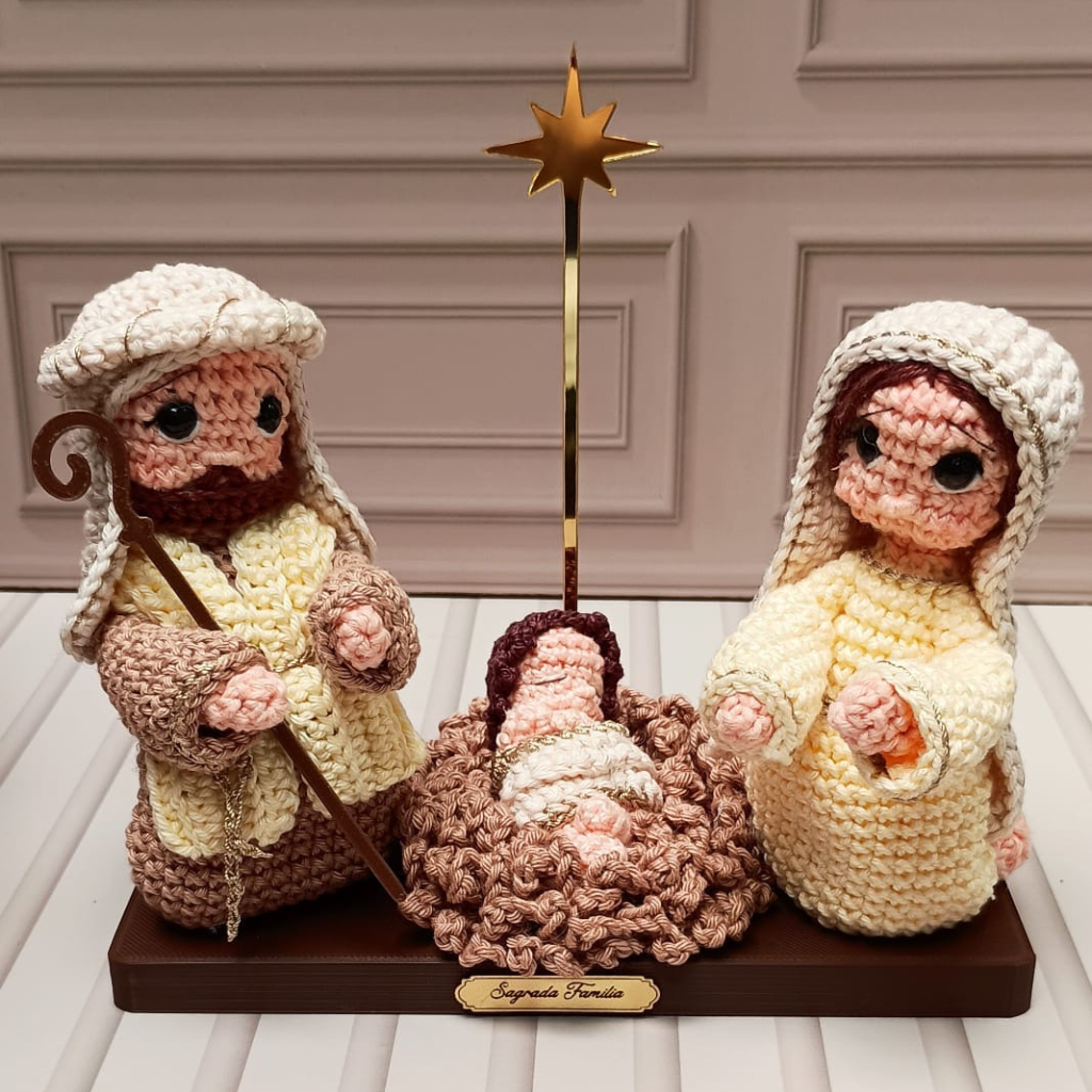 Sagrada Família em Amigurumi