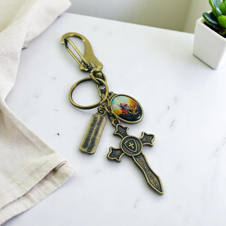 Chaveiro Espada São Miguel Arcanjo Mosquetão