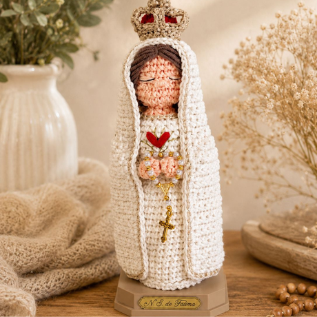 Imagem de Nossa Senhora de Fátima em crochê - 20cm