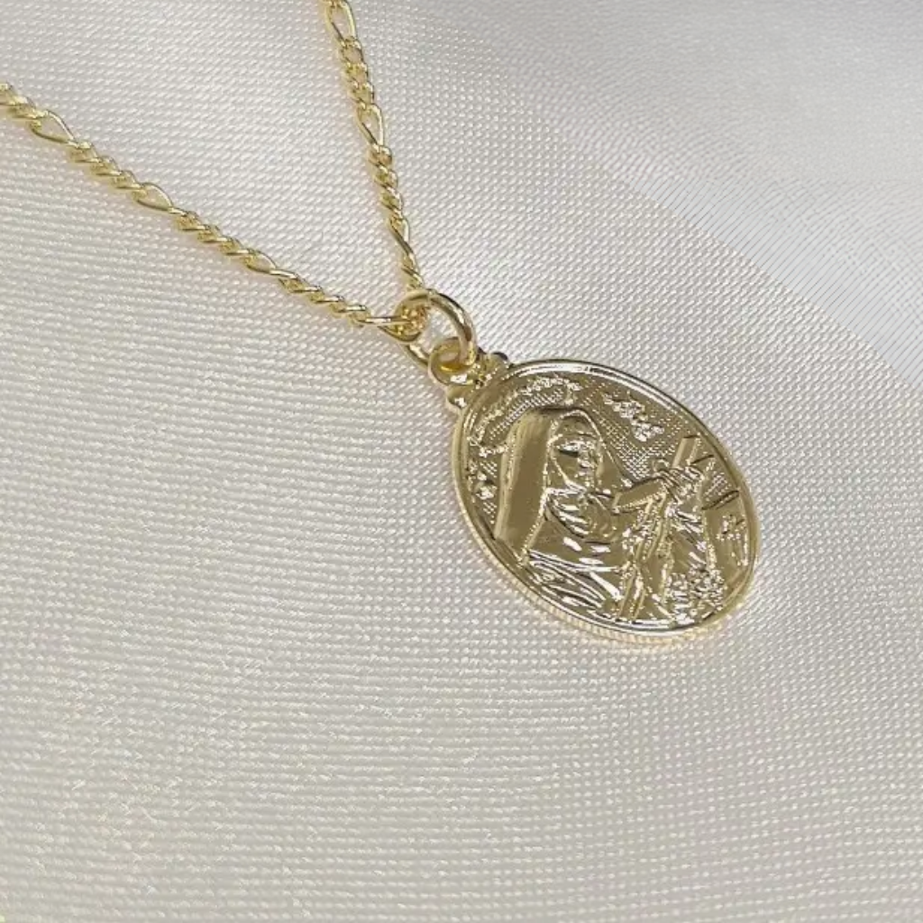 Colar com pingente de Santa Rita